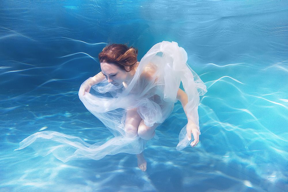 Раскрываясь. растворяясь, трансформируясь в...