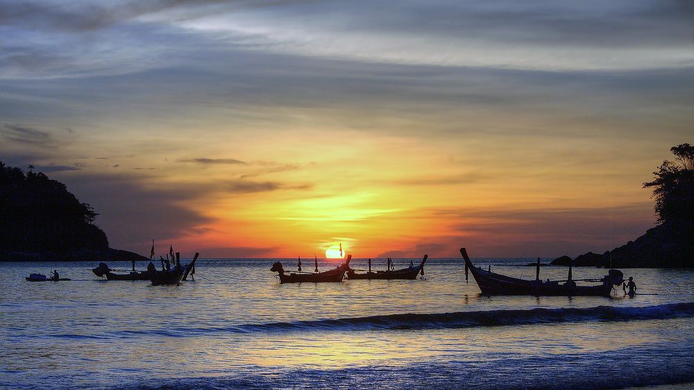 Закат на острове Пхукет