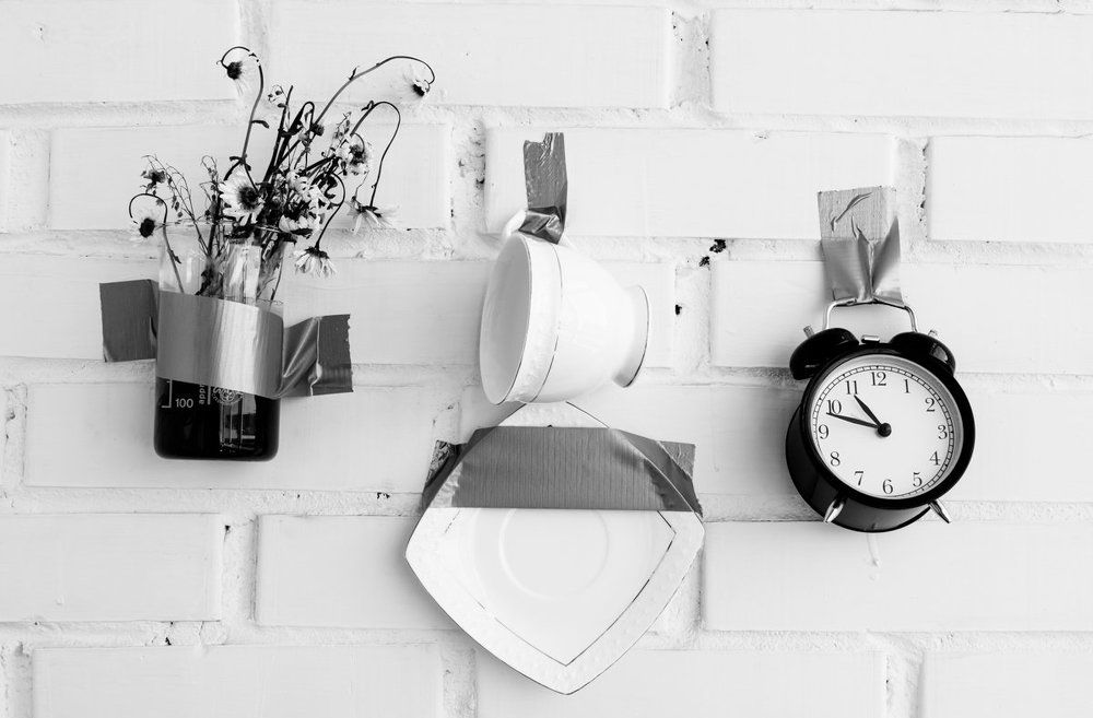 натюрморт на стене