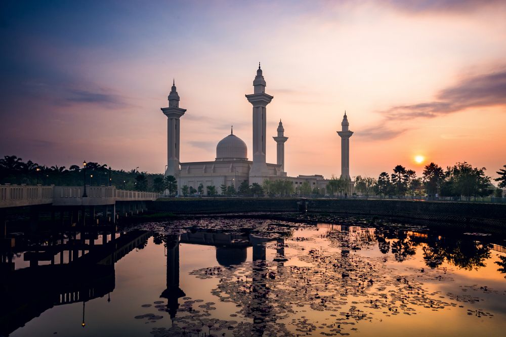 Sunrise at Bukit Jelutong's Mosque - Malaysia