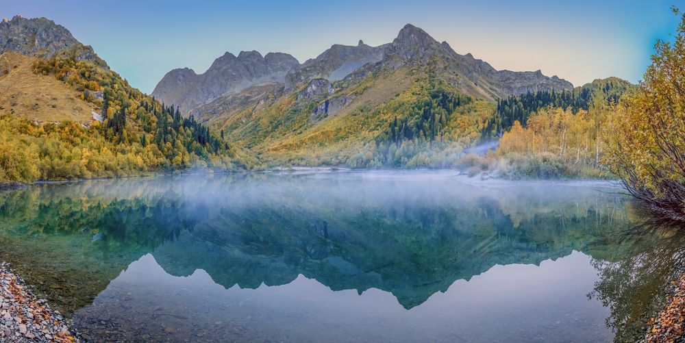 Early morning on Kardyvach lake