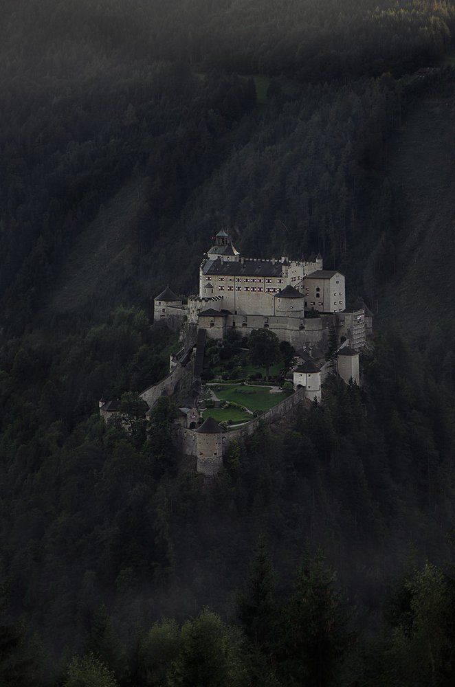 Туманный и таинственный Хоэнверфен