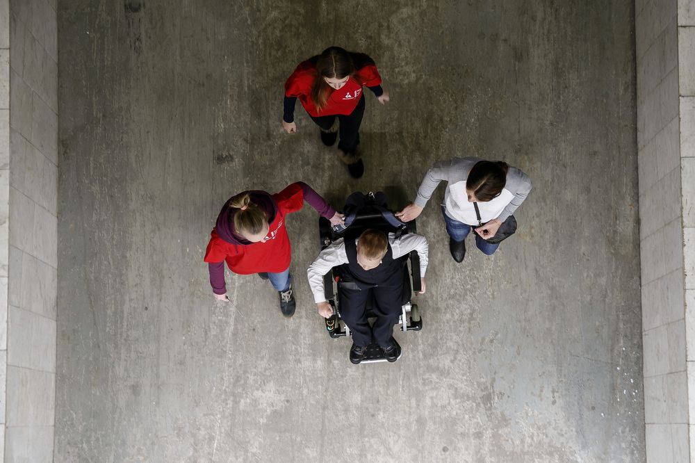 Нам всем нужно немного помощи