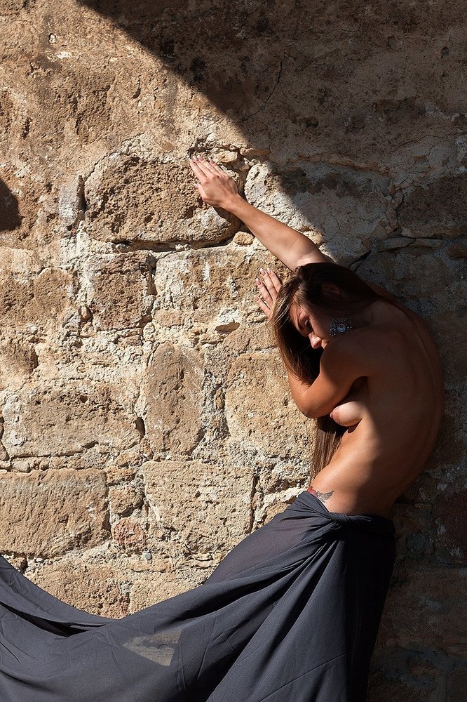 линии на стене