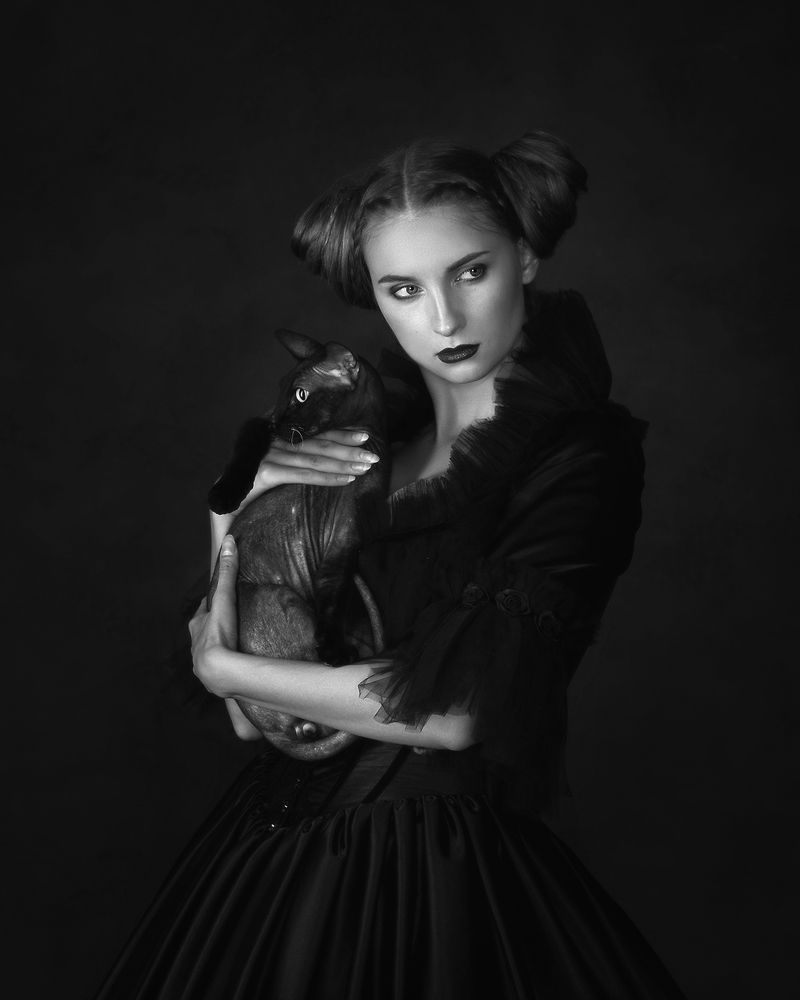 "Женщина с котом"