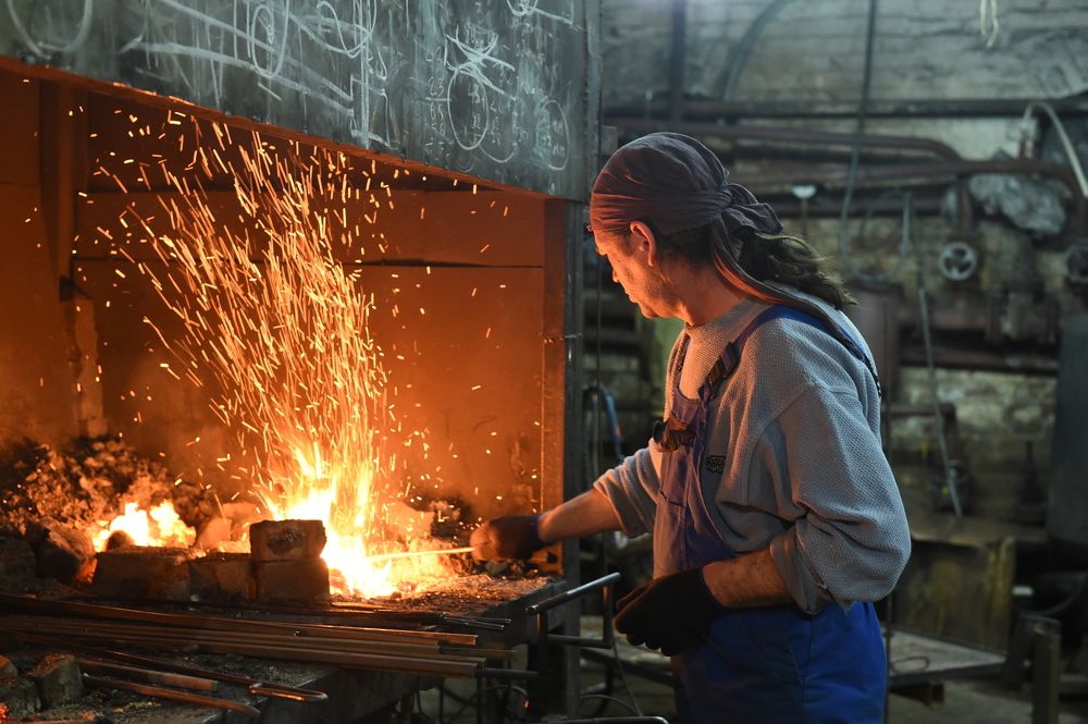 Кузнец Василий.