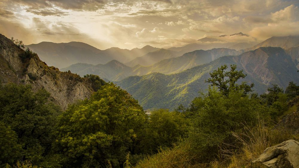 Где-то между Дагестаном и Азербайджаном..