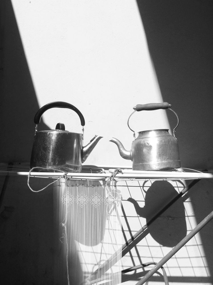 Sad kettles still sings