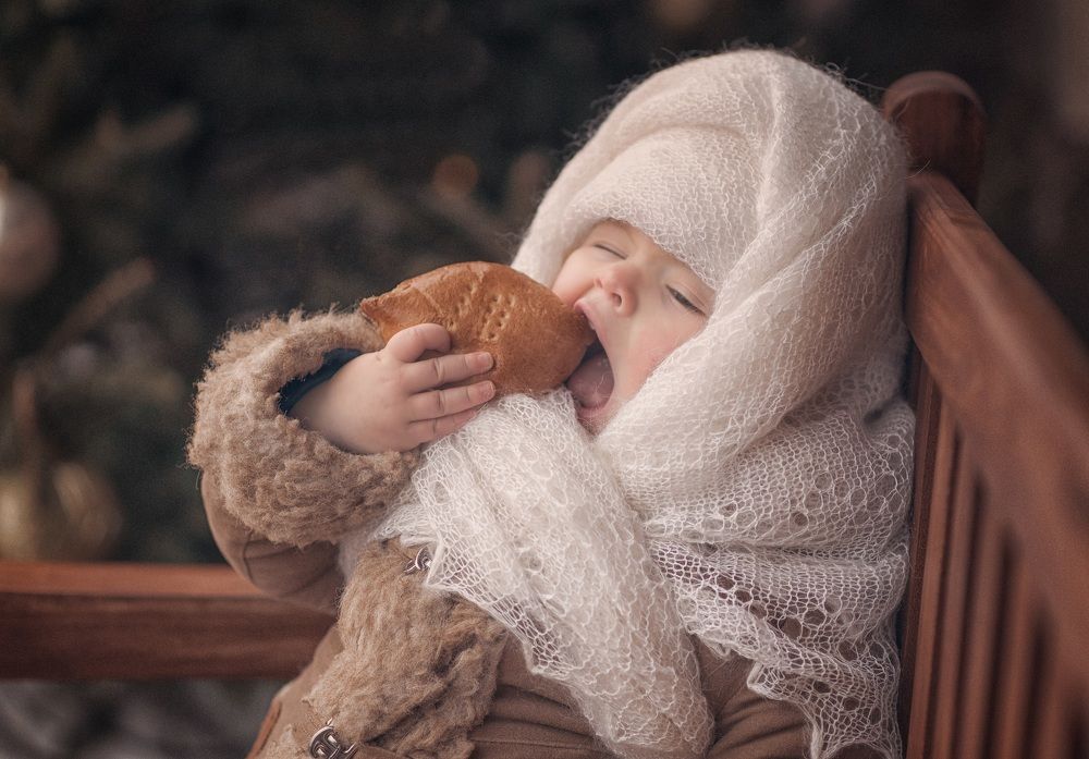 Я шла, шла, пирожок нашла