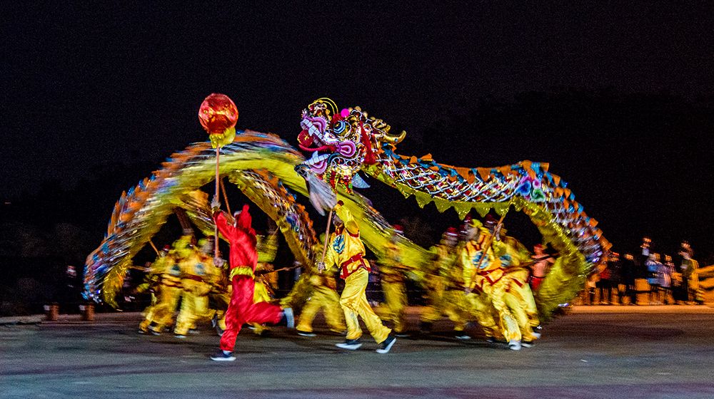 The Dragon greet the new year