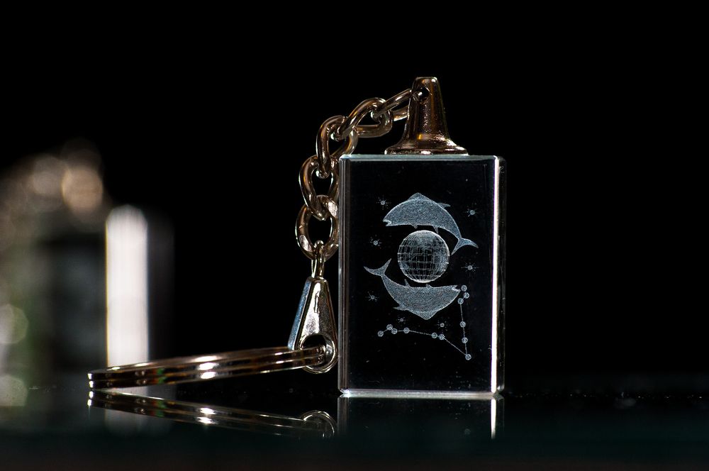 свет в стекле