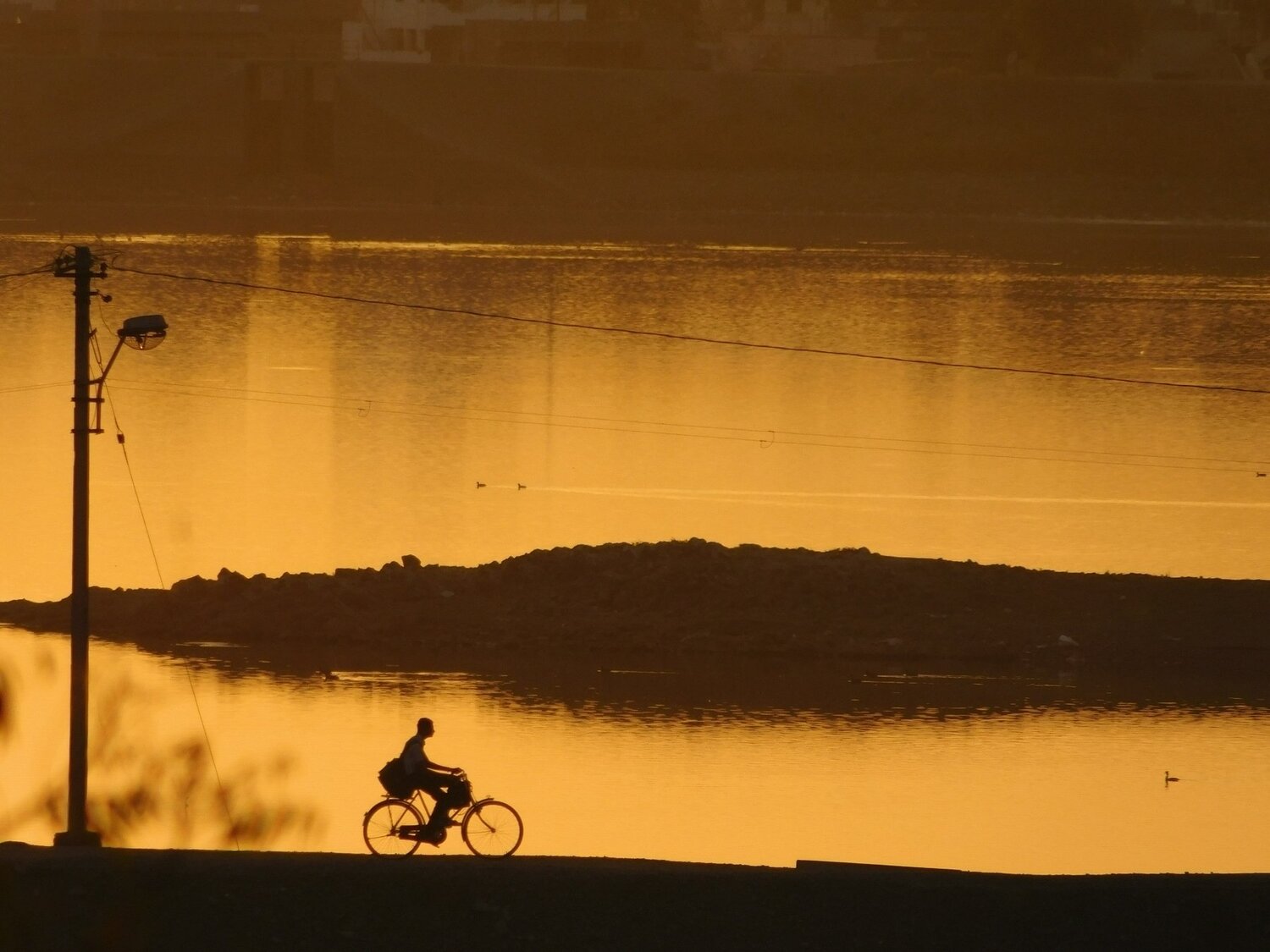 In evening on the lake side