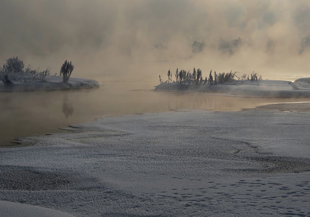 Зимы морозное дыханье