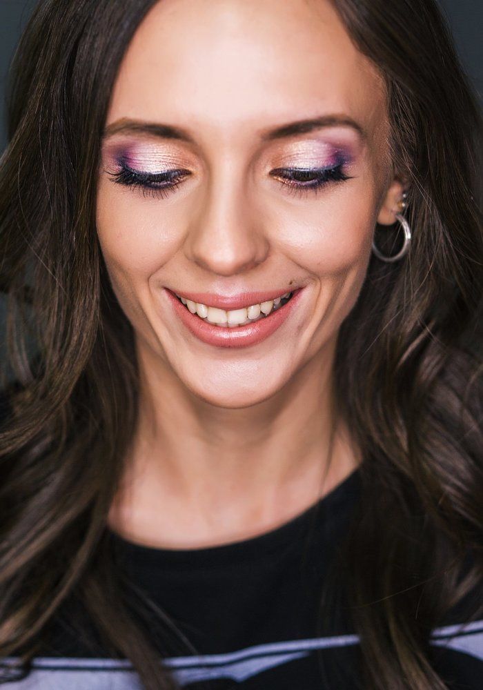 Улыбка - это флаг корабля.