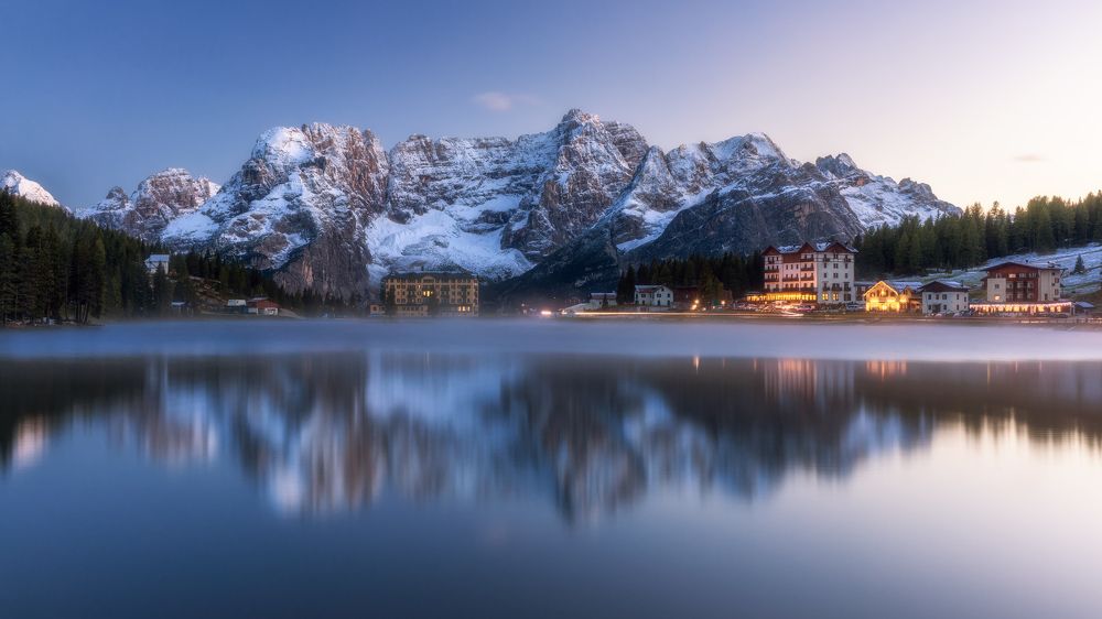 Blue hour at Misurina lake...