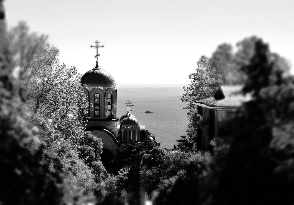 Храм у моря