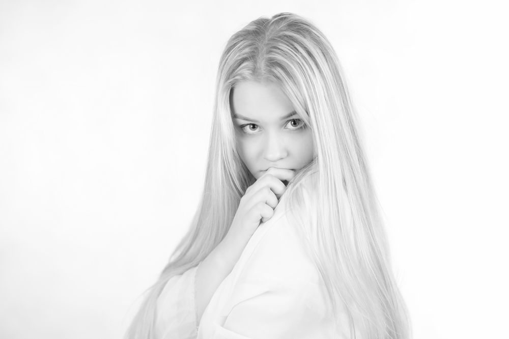 Обесцвеченный портрет