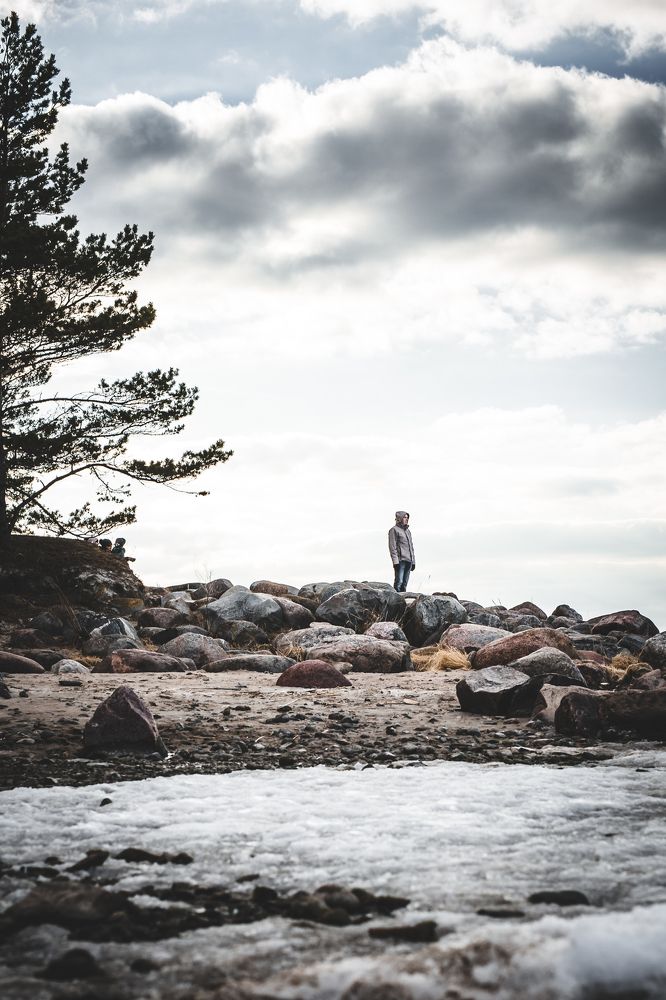 Standing Still. Being Alone.