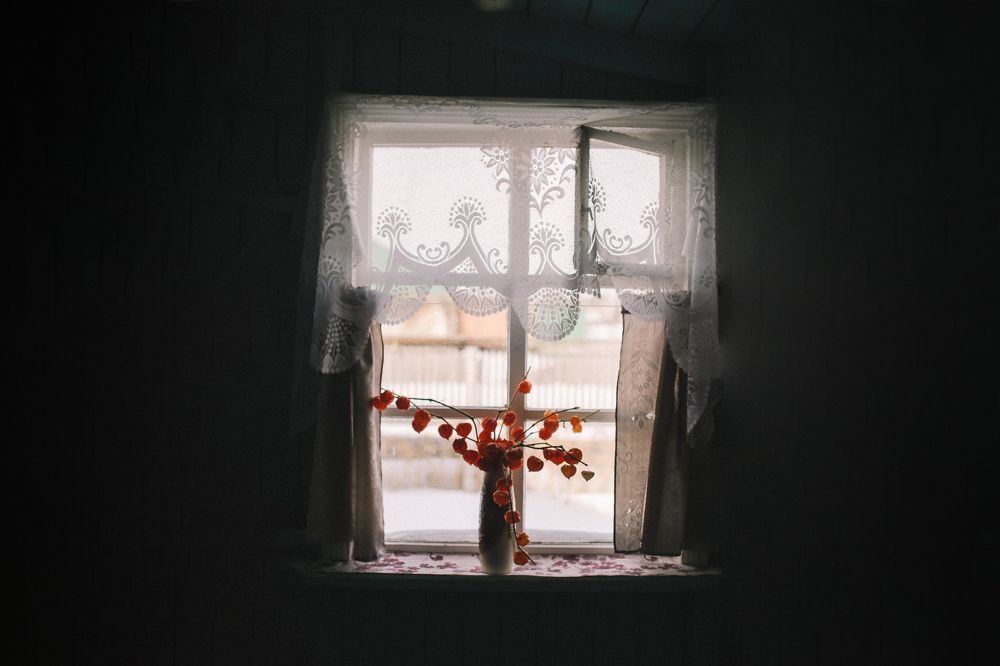 Ваза с листьями