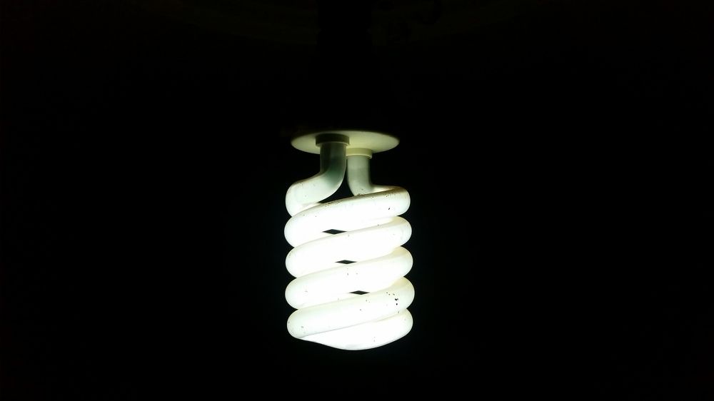 Bulb Light make outside dark