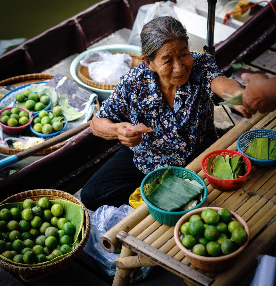 Продавщица лаймов