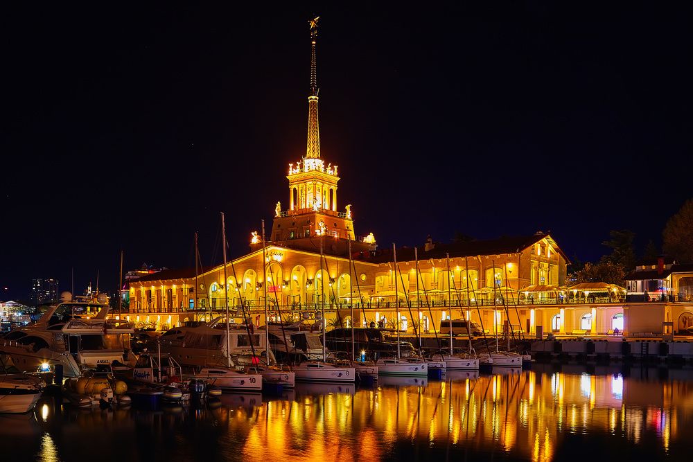 Ночной Сочи. Морвокзал