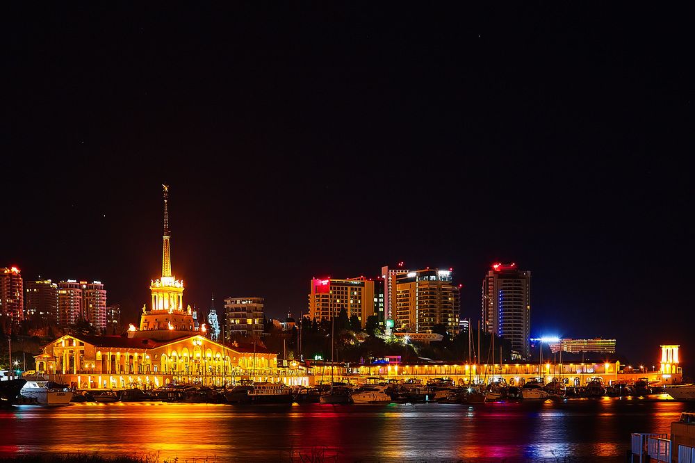 Ночной Сочи. Морвокзал