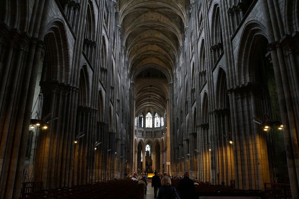 В Руанском Соборе ....