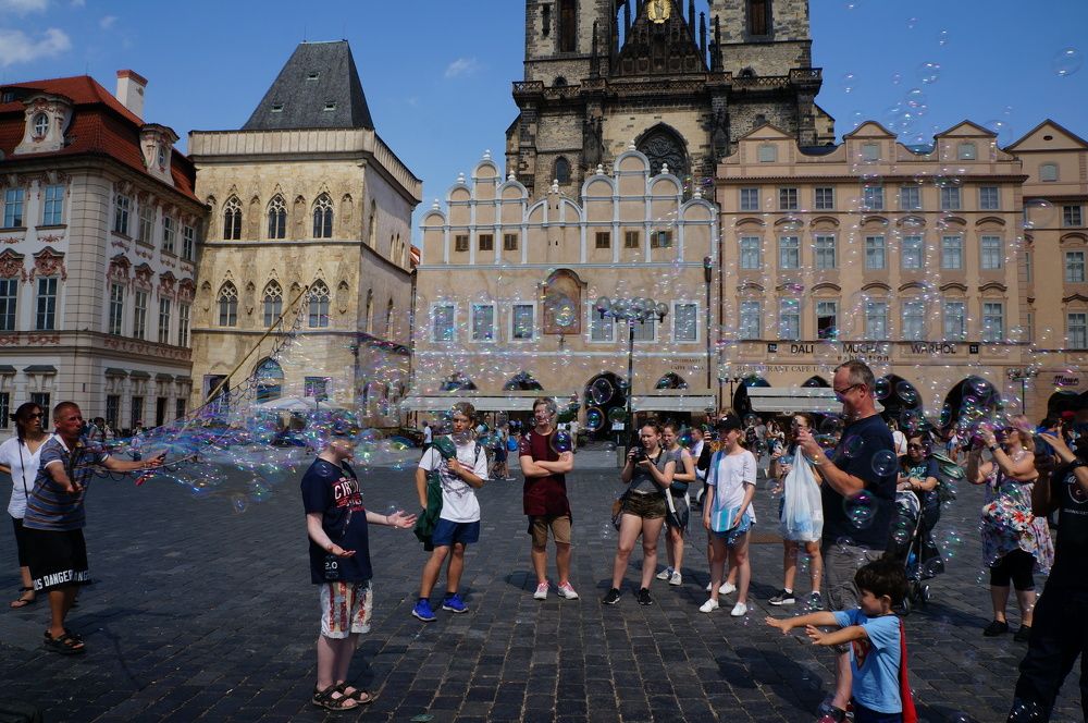 Продавец радости ....