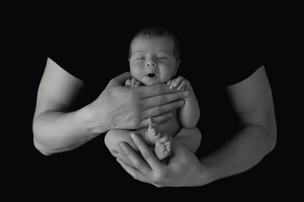 В надежных папиных руках