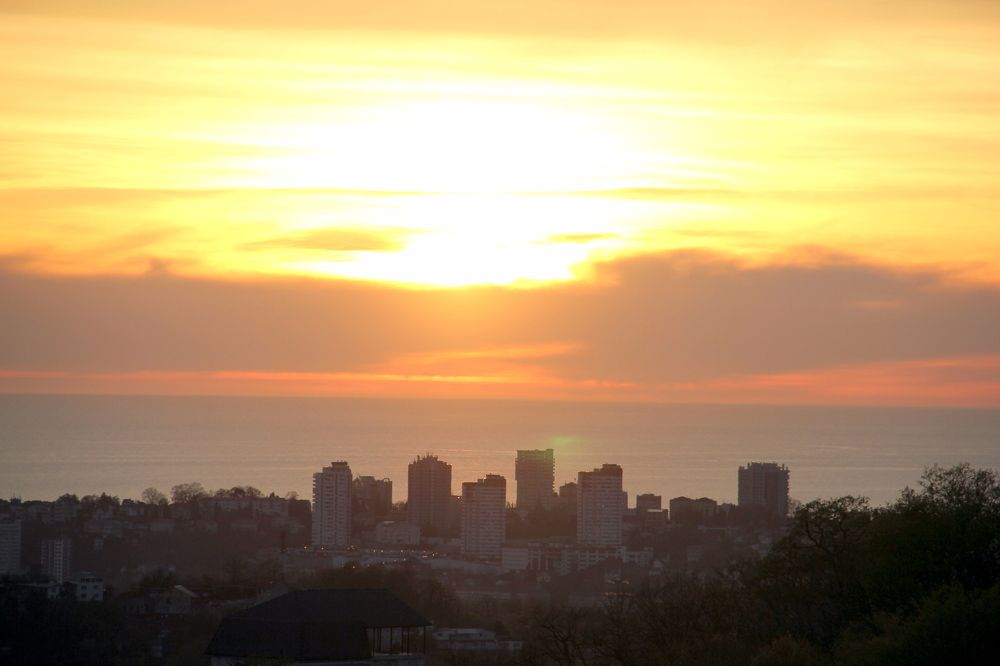 закат над морем вид с гор