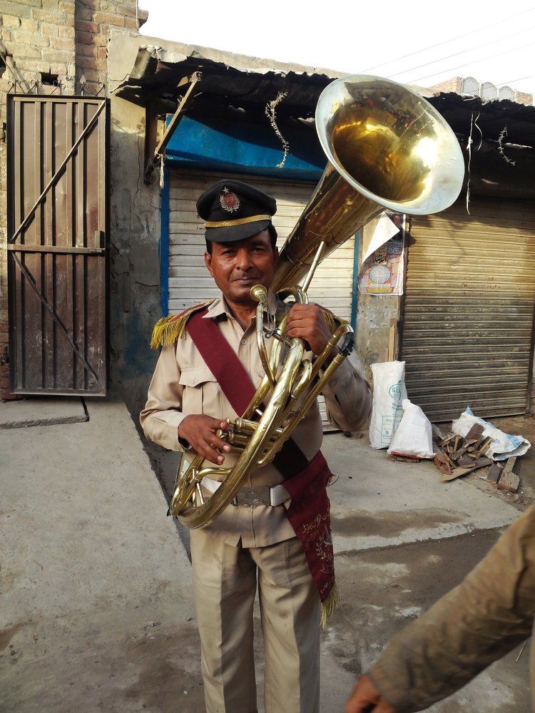 MUSIC ARTIST