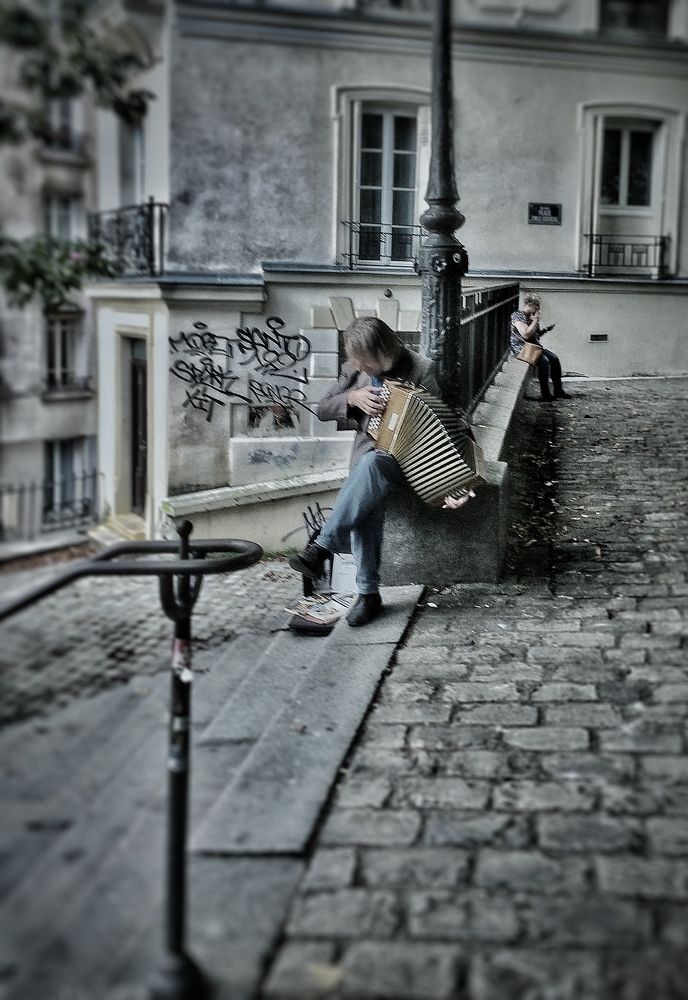 Photograph by Carlos Orozco Carlos Orozco bass