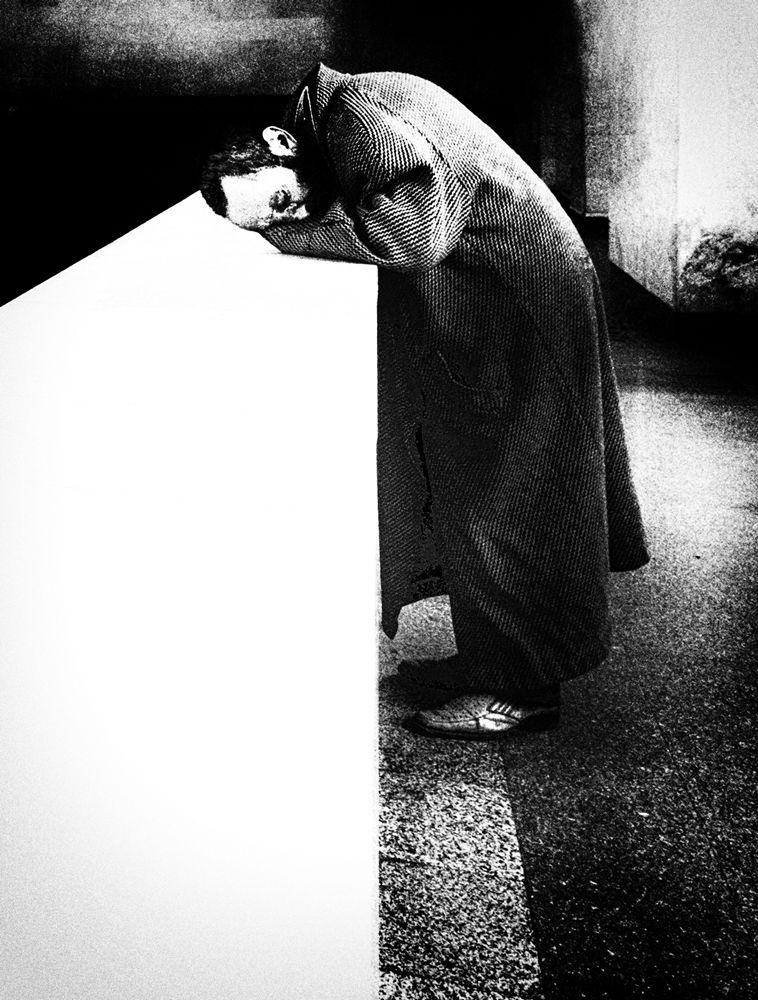 То бела полоса, то черна беспросветно ...