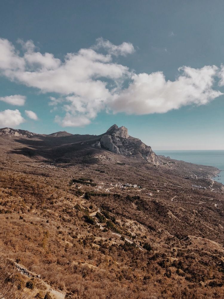 С видом на Ильяс-Кая