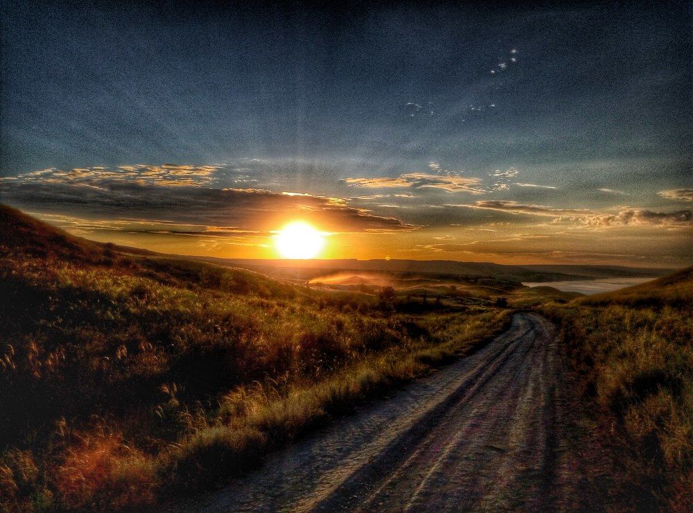 Закат в холмах на р.Волге