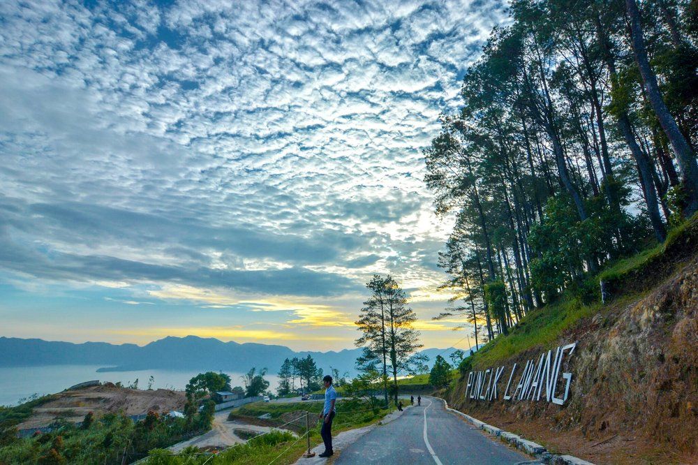 Awan beriak diatas Danau Maninjau