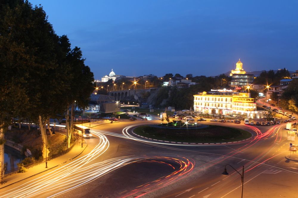 Ночь на площади Европы и в парке Рике