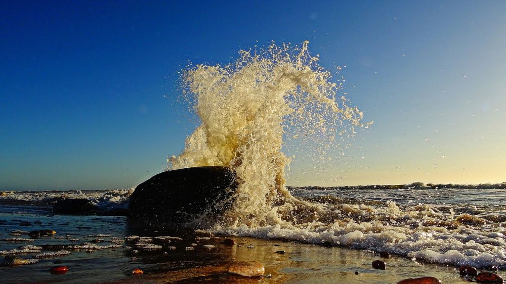 Упорная Волна