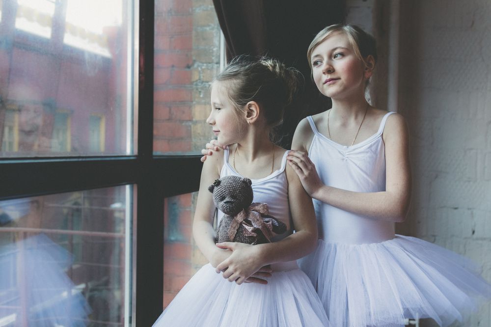 Плечом к плечу