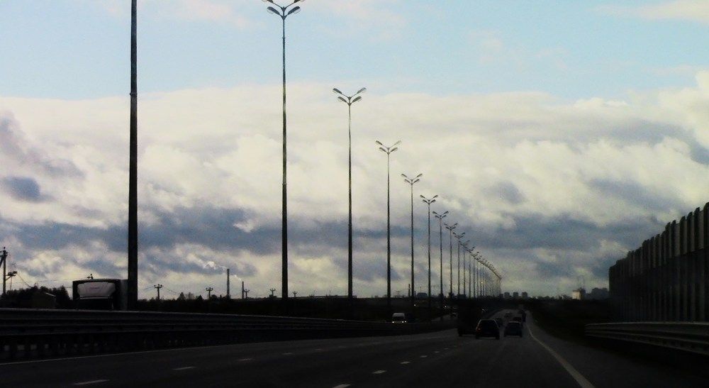 Облака над трассой.