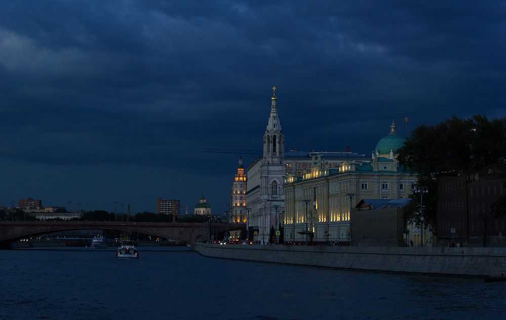 Вечерняя Москва