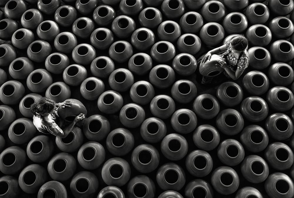 craftsmanship of myanmar women pottery