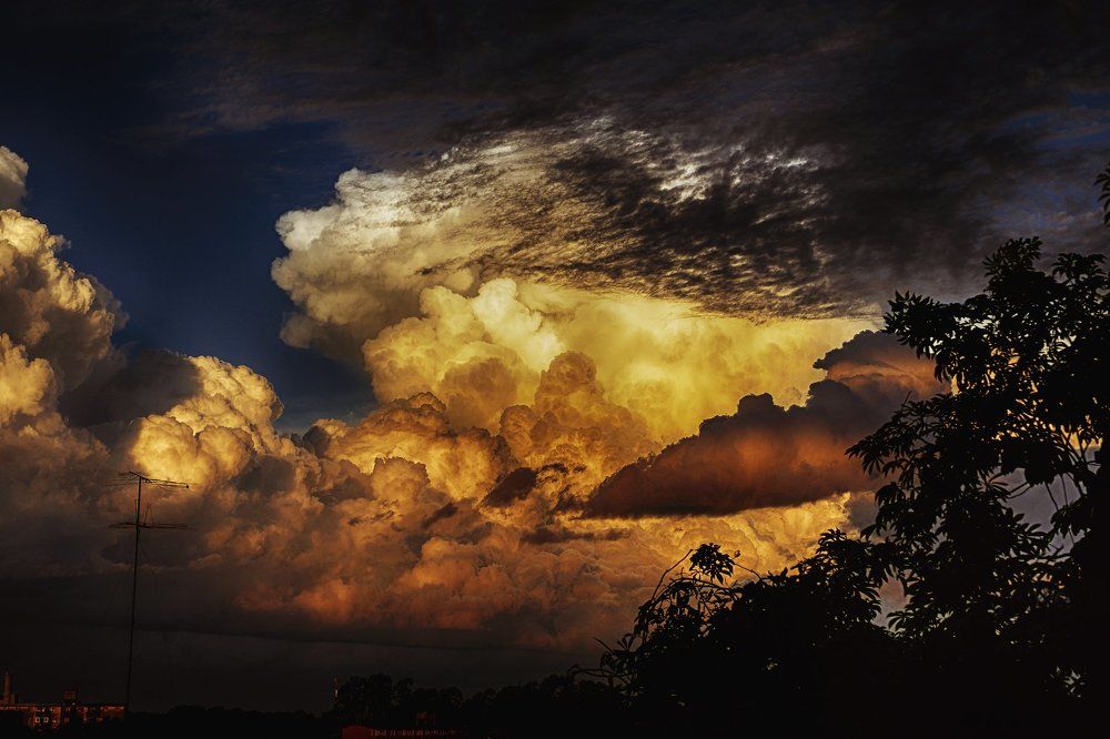 Nubes sobre mi pueblo
