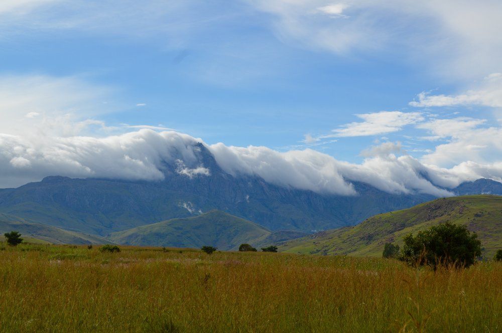 A long sleepy clouds in the mountain