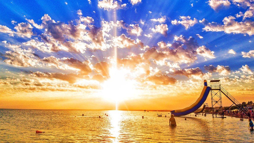 Закат над морем.