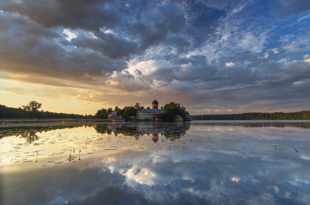 Утро на озере