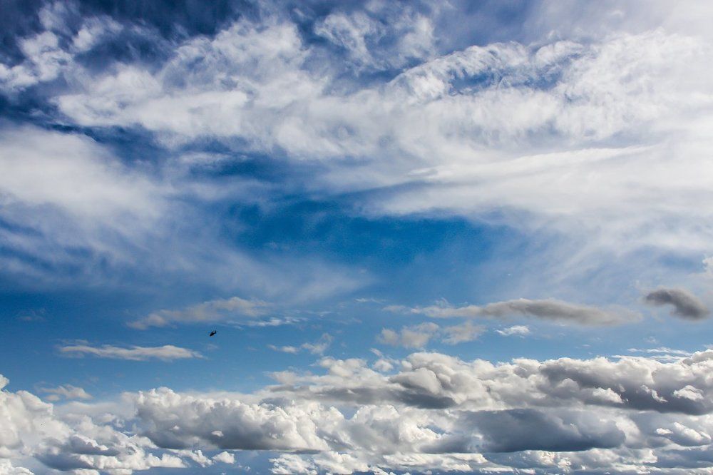 Полет в облаках