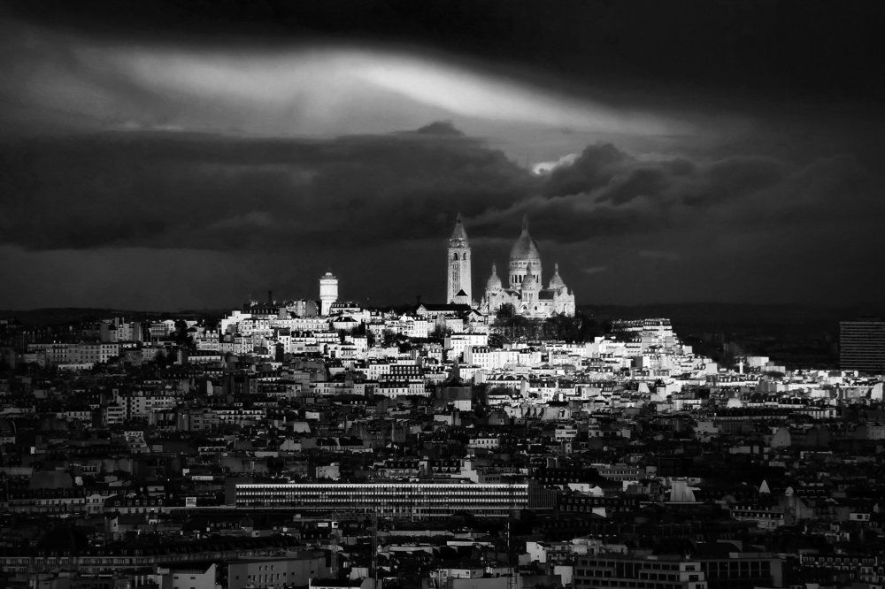 гроза в Париже
