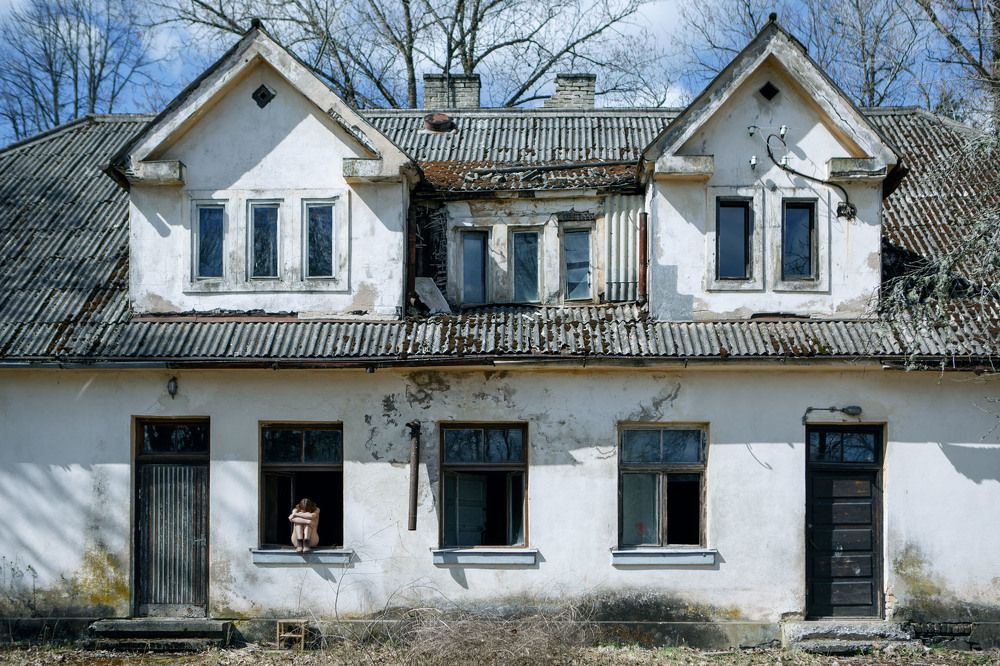 House with the ghosts